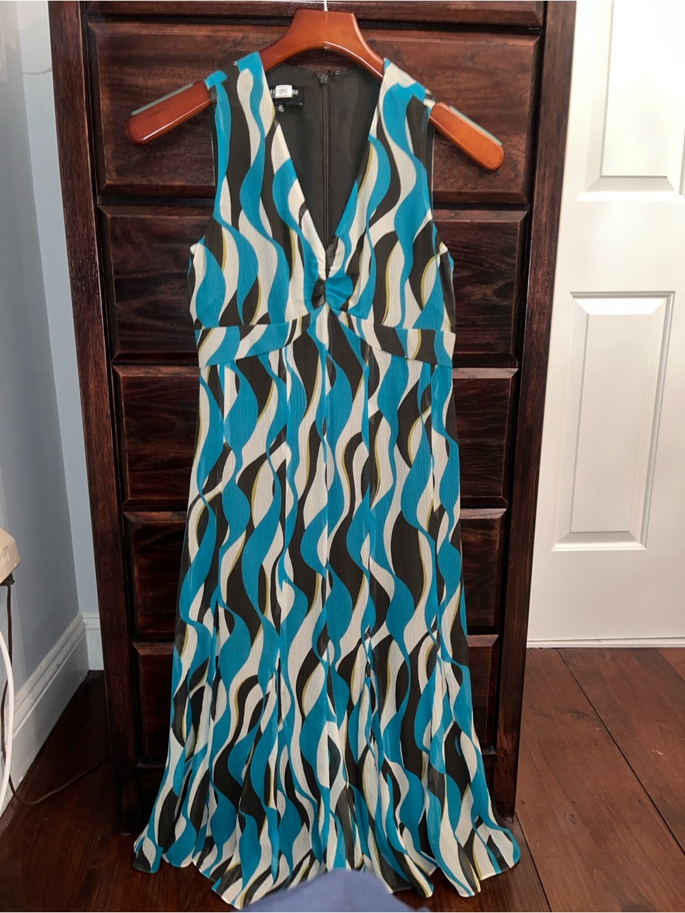 EUC Jones New York Sleeveless Blue/Brown Waves Print Tea Length Dress - 2P